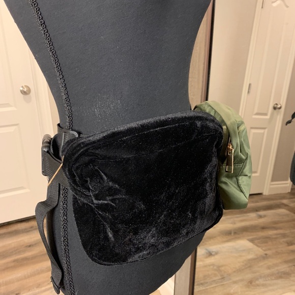 Set of 2 Buckle Fanny Packs - Picture 11 of 16